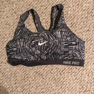 Nike pro sports bra